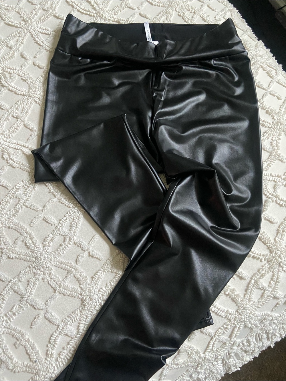 Cupshe Black Faux Leather Leggings - High Shine